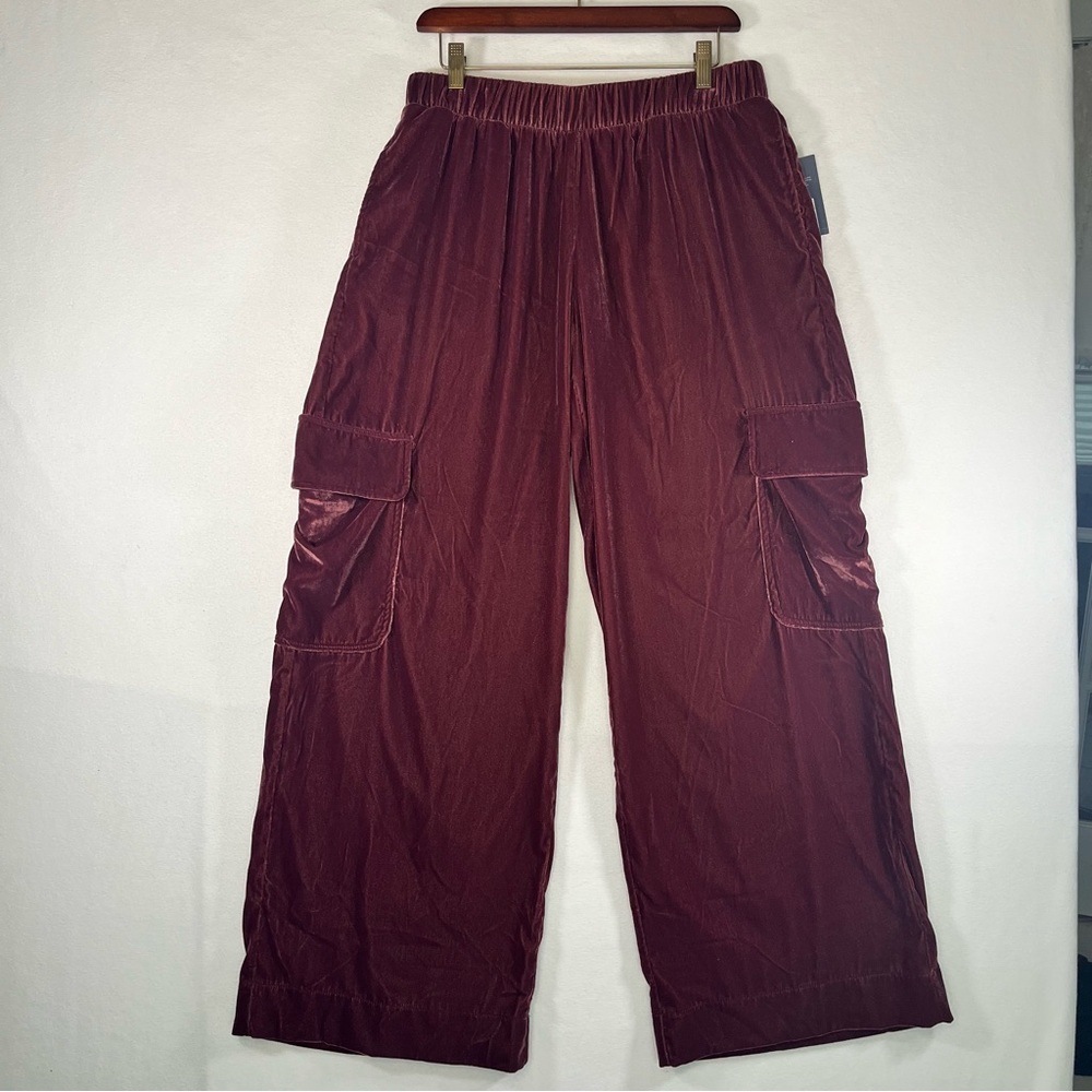 NWT Universal Thread Women's Pants Mid-Rise Wide Leg Cargo Velvet Cozy Size S